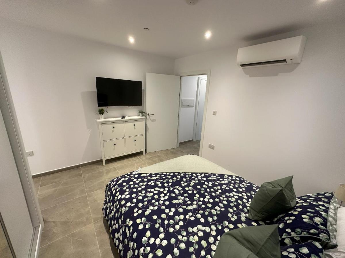 Brand New - Massive Studio - E1 - Self Catering Гибралтар Экстерьер фото